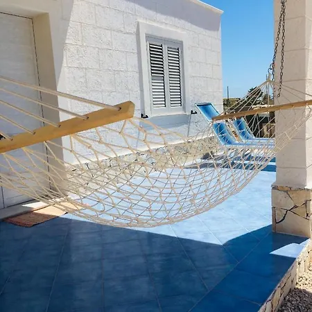Zaffiro Λαμπεντούζα